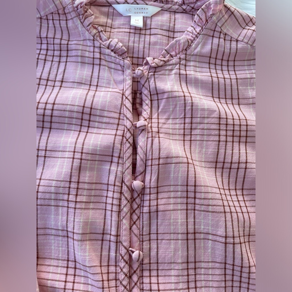 Lauren Conrad - Plaid Button-down Blouse - Size Medium - Picture 2 of 9